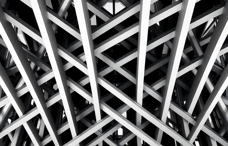 The Middle Management Squeeze: AI Deployment in Corporate Hierarchies